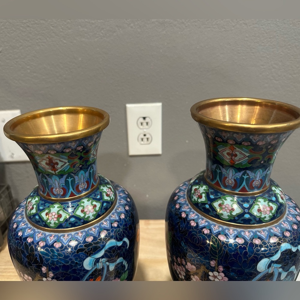 Pair of Blue Flower Bouquet Motif|  Oriental Cloisonné Vases with  wooden stand. - Picture 2 of 8